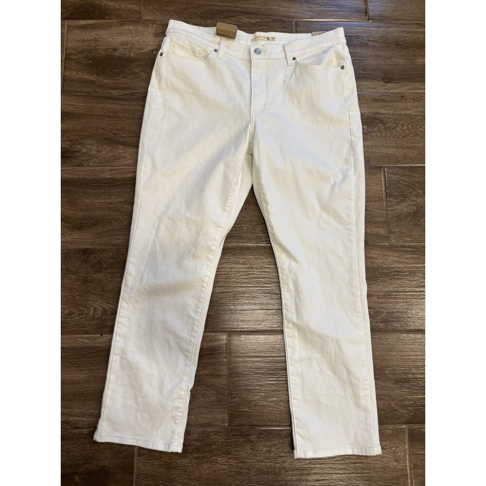 Levi’s NWT Levi's Women's Classic Straight Jeans, Simply White,  Size‎ 16 33x30